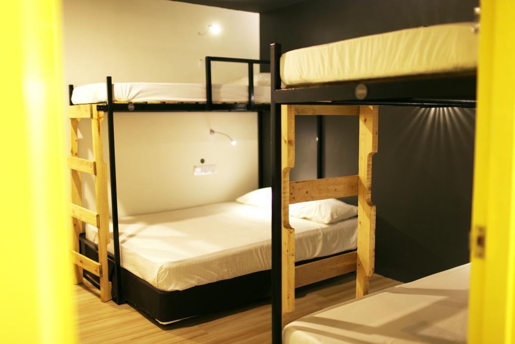 Revopackers Beds And Bunks Hostel Kuala Lumpur Kültér fotó
